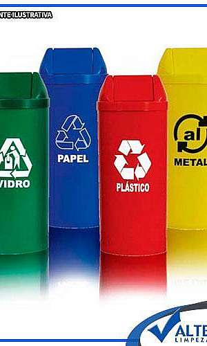 Conjunto de lixeiras para coleta seletiva Conjunto de lixeiras para coleta seletiva