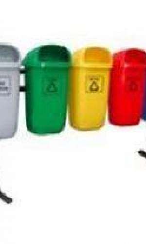 Conjunto de lixeiras para coleta seletiva Conjunto de lixeiras para coleta seletiva