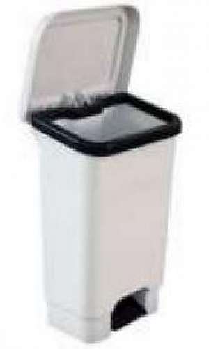 Lixeira com tampa e pedal Lixeira com tampa e pedal