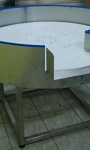 Mesa acumuladora de frascos Mesa acumuladora de frascos