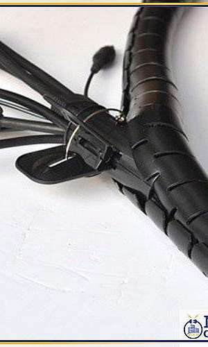 Organização de fios e cabos Organização de fios e cabos